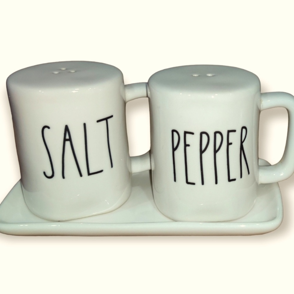 Rae Dunn salt and pepper shaker